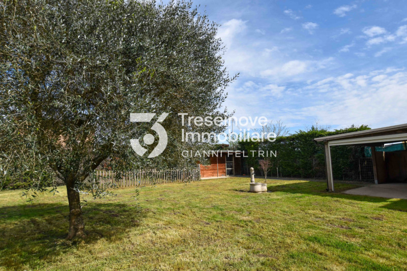 (Per INFO Feltrin ing. Gianni 3288349492) Proponiamo in vendita bifamiliare con ampi spazi a Carm...