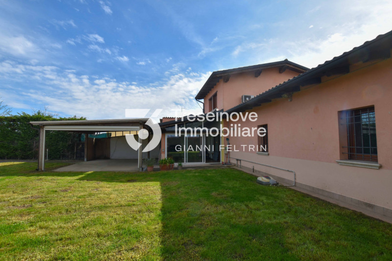 (Per INFO Feltrin ing. Gianni 3288349492) Proponiamo in vendita bifamiliare con ampi spazi a Carm...