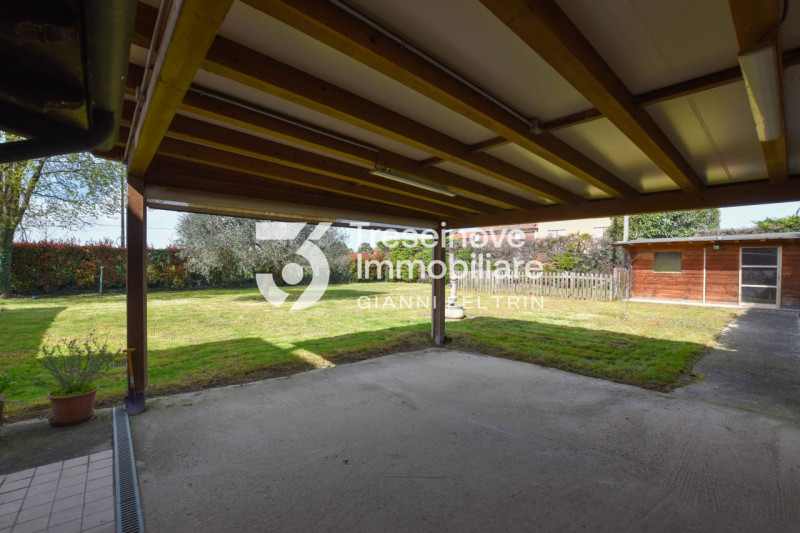 (Per INFO Feltrin ing. Gianni 3288349492) Proponiamo in vendita bifamiliare con ampi spazi a Carm...