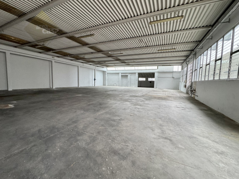 A ridosso della zona industriale e artigianale proponiamo porzione di magazzino Artigianale con s...