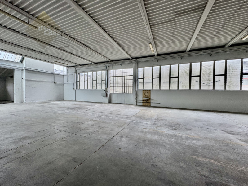 A ridosso della zona industriale e artigianale proponiamo porzione di magazzino Artigianale con s...