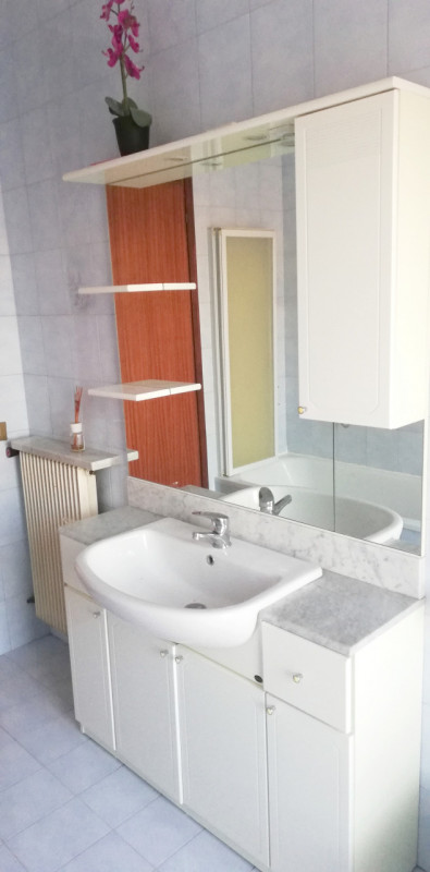 Proponiamo in vendita un affascinante appartamento quadrilocale situato nel cuore di Trissino, un...