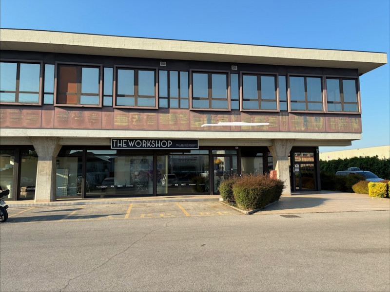 (Per INFO Monica 3482688677) Proponiamo in vendita un ottimo ufficio di circa 75 mq, situato nell...