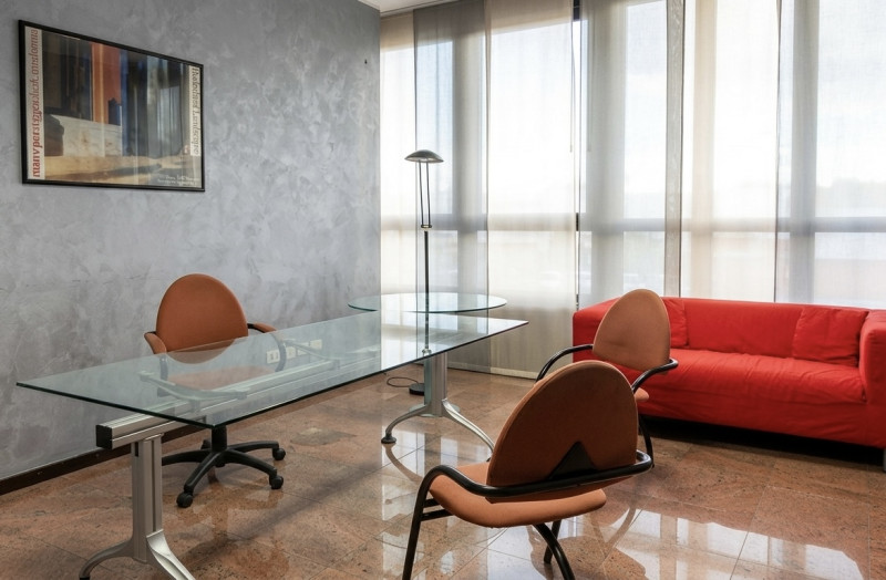 (Per INFO Monica 3482688677) Proponiamo in vendita un ottimo ufficio di circa 75 mq, situato nell...