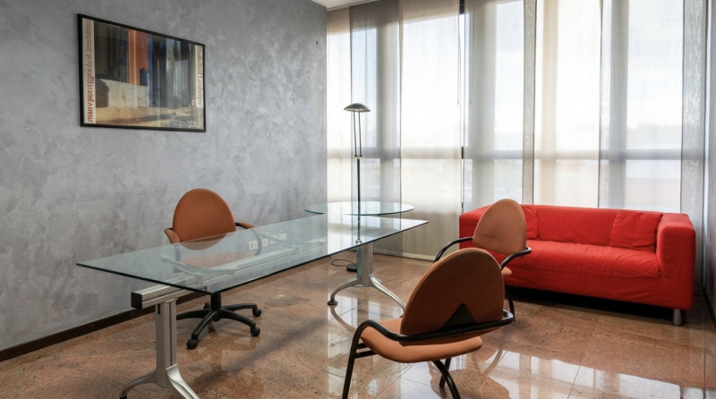 (Per INFO Monica 3482688677) Proponiamo in vendita un ottimo ufficio di circa 75 mq, situato nell...