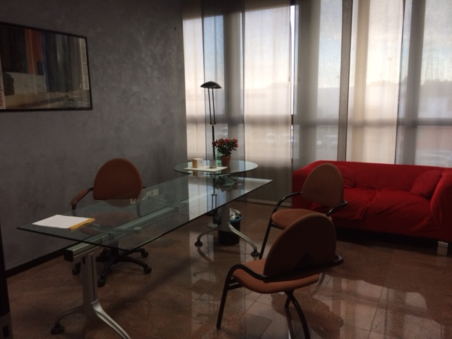 (Per INFO Monica 3482688677) Proponiamo in vendita ottimo ufficio di circa 75 mq, situato nella r...