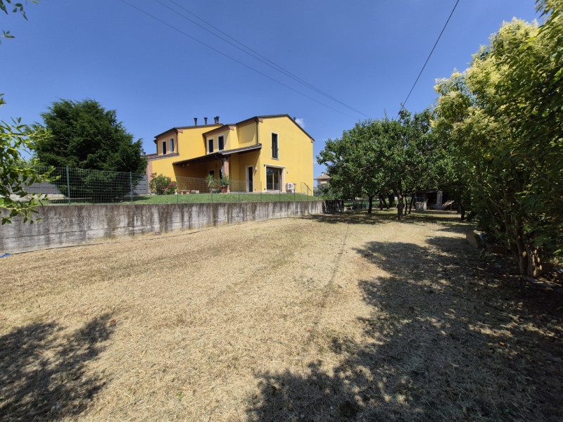 Vo' (PD), Via Vo' di Sotto, proponiamo in Vendita porzione di Bifamiliare di recente costruzione,...