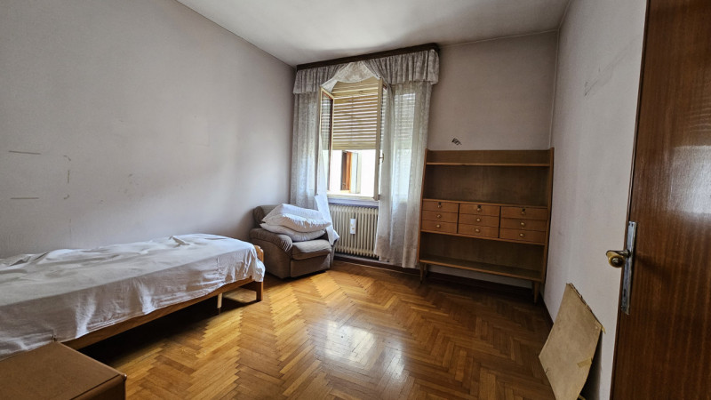 AMPIO IMMOBILE POLIFUNZIONALE CON MAGAZZINO E ABITAZIONE

Padova (Loc. Chiesanuova)
In prossimità...