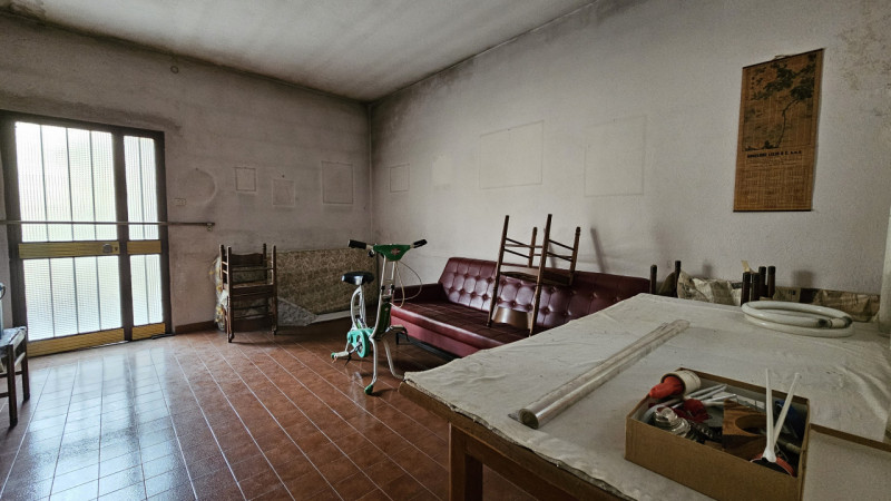 AMPIO IMMOBILE POLIFUNZIONALE CON MAGAZZINO E ABITAZIONE

Padova (Loc. Chiesanuova)
In prossimità...