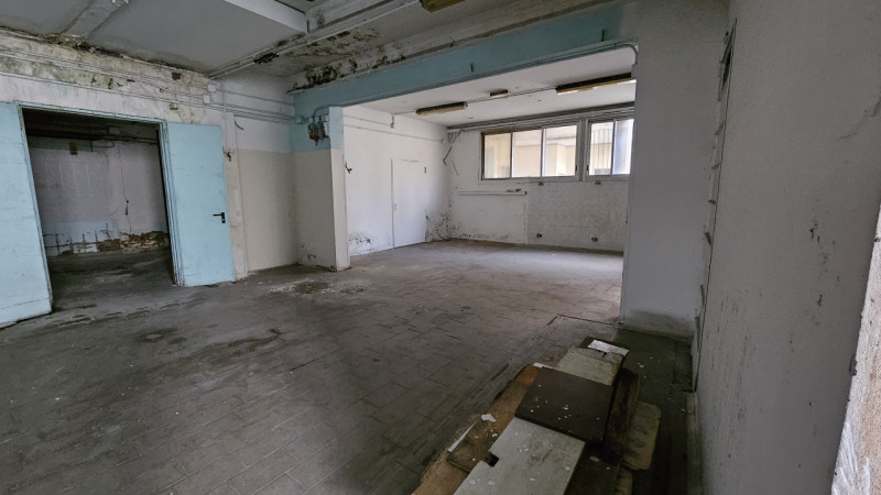 AMPIO IMMOBILE POLIFUNZIONALE CON MAGAZZINO E ABITAZIONE

Padova (Loc. Chiesanuova)
In prossimità...