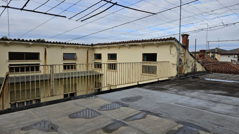 AMPIO IMMOBILE POLIFUNZIONALE CON MAGAZZINO E ABITAZIONE

Padova (Loc. Chiesanuova)
In prossimità...