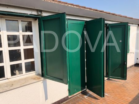 CON CONTRATTO DI AFFITTO IN CORSO 

Scopri questa meravigliosa mansarda open space situata nella ...