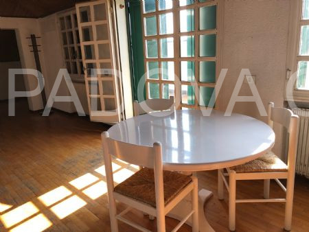 CON CONTRATTO DI AFFITTO IN CORSO 

Scopri questa meravigliosa mansarda open space situata nella ...