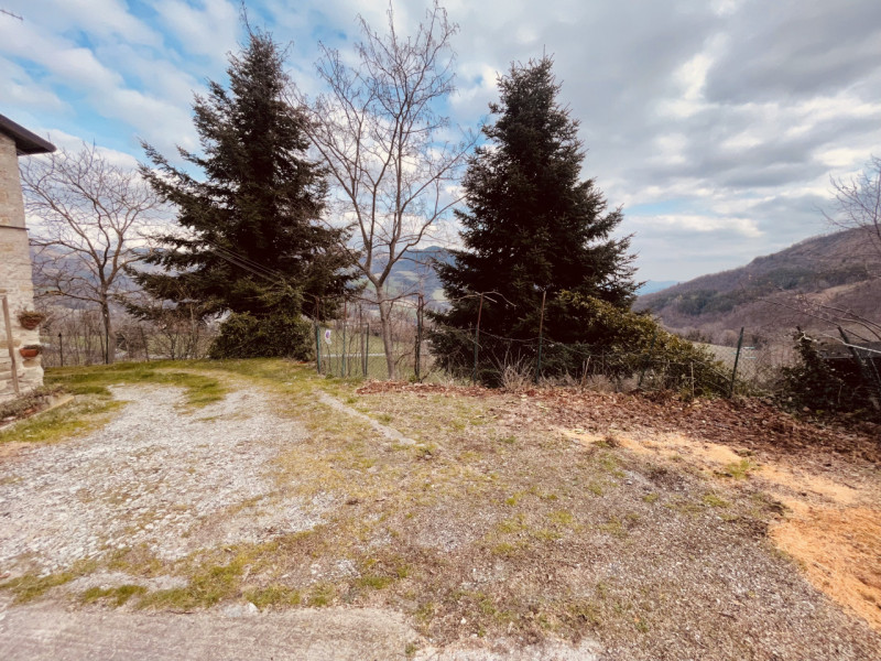 BAGNO DI ROMAGNA - SELVAPIANA rif. EV30: Proponiamo in vendita porzione di casale da riattare. Po...
