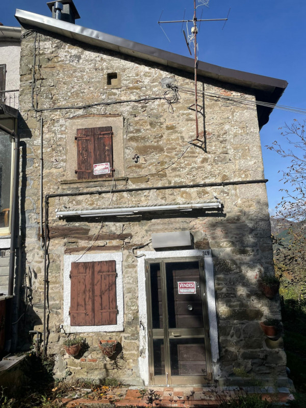 BAGNO DI ROMAGNA - SELVAPIANA rif. EV30: Proponiamo in vendita porzione di casale da riattare. Po...