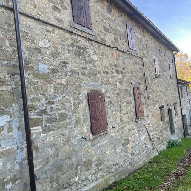 BAGNO DI ROMAGNA - SELVAPIANA rif. EV30: Proponiamo in vendita porzione di casale da riattare. Po...