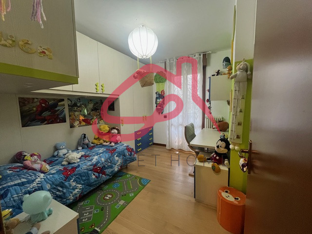 Padova (Camin): appartamento al primo piano di stabile con poche unità e con ampio verde.
Ingress...