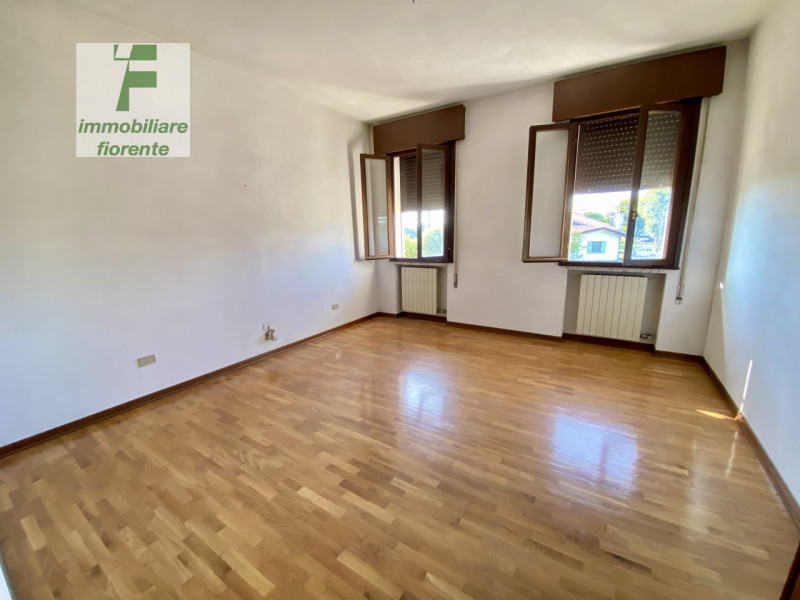 LIBERA SUBITO...SU UN LOTTO DI MQ 1.000...CASA SINGOLA SU 2 LIVELLI DI MQ 170 TOTALI...VOLENDO SI...