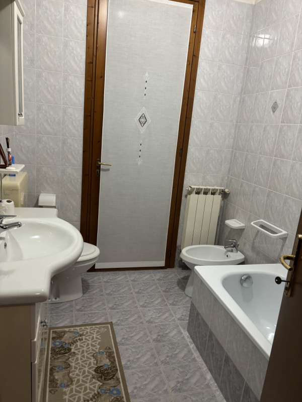 A BAGNOLI DI SOPRA APPARTAMENTO IN LOCAZIONE !!!, COMODISSIMO, AL PIANO TERRA CON TAVERNA E GIARD...