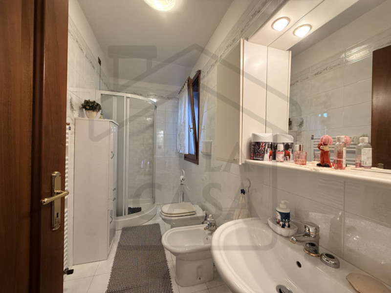 ABANO TERME - Elegante porzione di bifamiliare situata nel cuore del tranquillo quartiere residen...