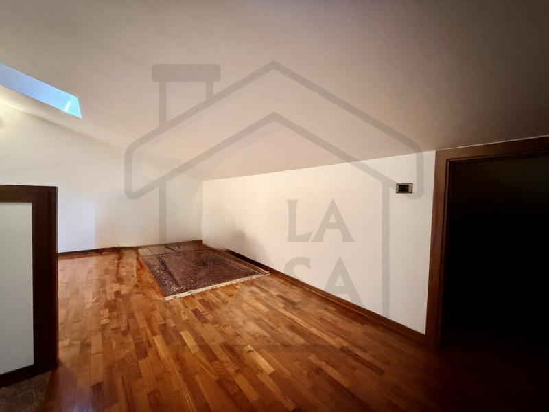 ABANO TERME - Elegante porzione di bifamiliare situata nel cuore del tranquillo quartiere residen...