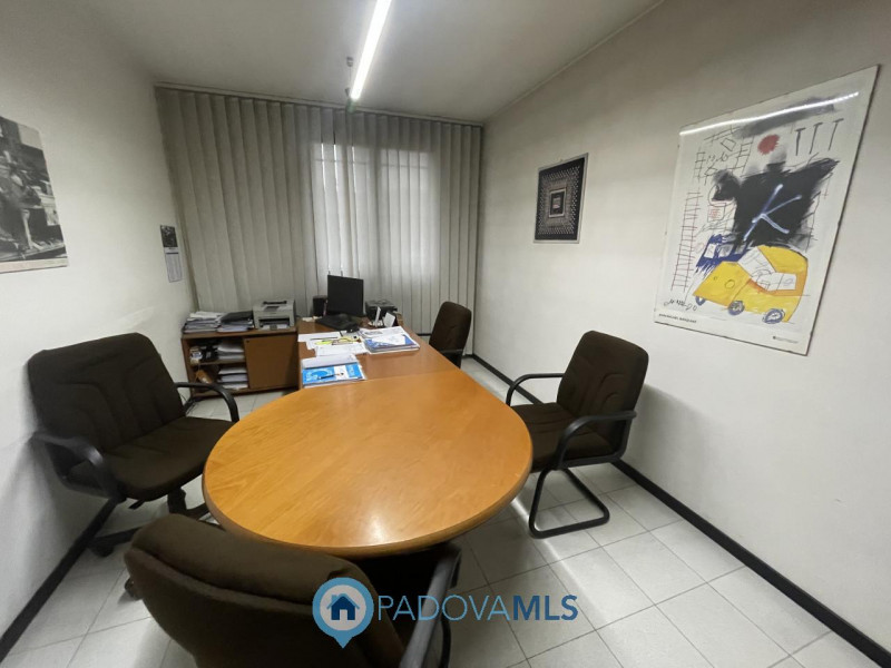 Immobile in esclusiva al Gruppo Padova MLS Nel cuore pulsante della zona produttiva di Limena, pr...