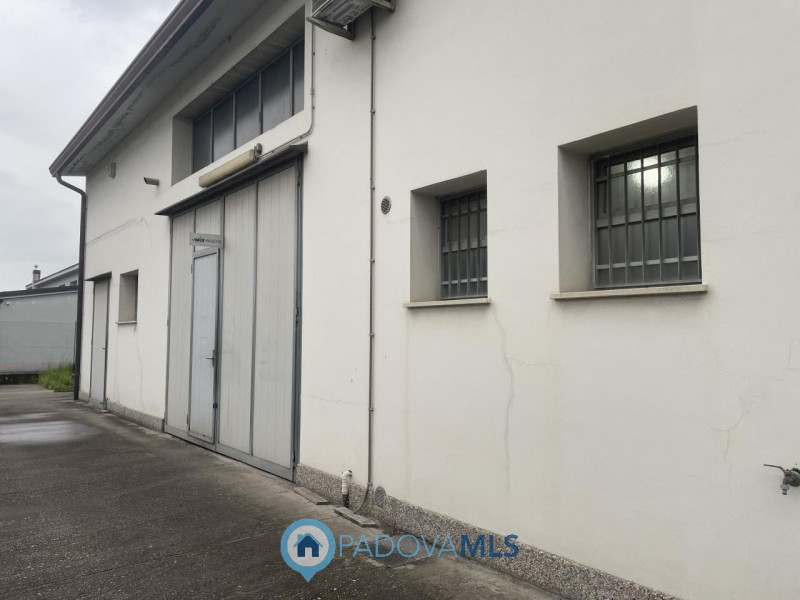Immobile in esclusiva al Gruppo Padova MLS Nel cuore pulsante della zona produttiva di Limena, pr...