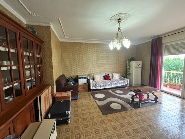 Castelfranco Veneto - Salvarosa  

In zona residenziale, comodo ai servizi cittadini, è proposto ...