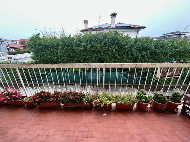 Castelfranco Veneto - Salvarosa  

In zona residenziale, comodo ai servizi cittadini, è proposto ...