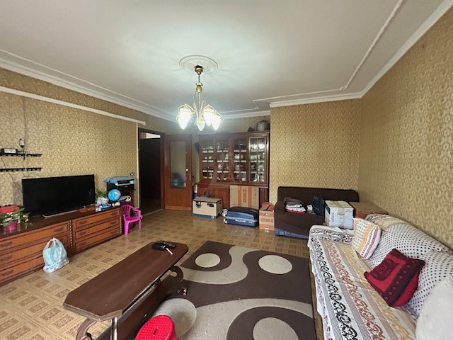 Castelfranco Veneto - Salvarosa  

In zona residenziale, comodo ai servizi cittadini, è proposto ...