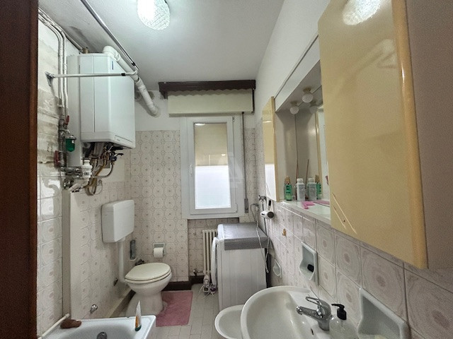 Castelfranco Veneto - Salvarosa  

In zona residenziale, comodo ai servizi cittadini, è proposto ...