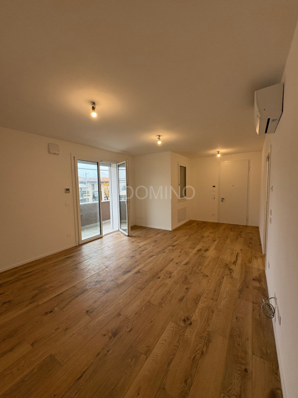 Disponibile da subito, nuovo appartamento in contesto signorile di solo 2 unità abitative, comple...