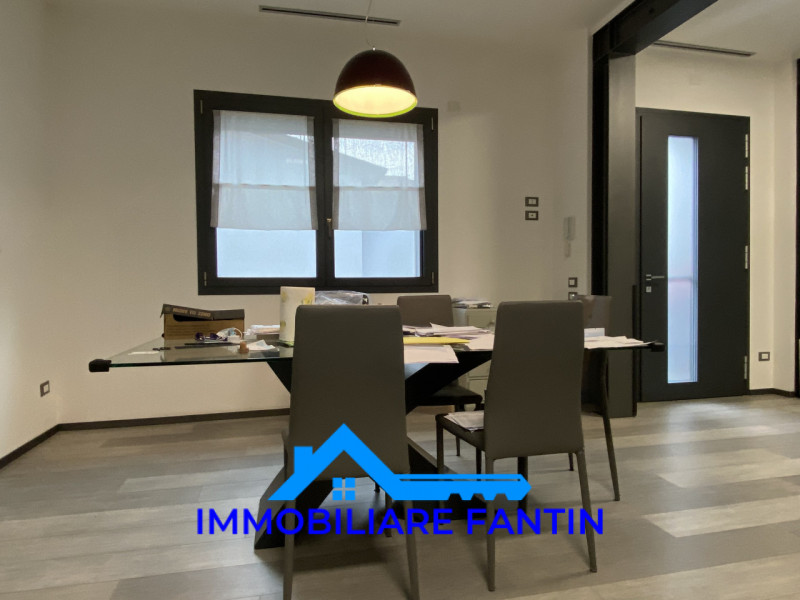 Rif. RA1 Immobiliare Fantin propone in affitto porzione di casa in orizzontale con ingresso semi ...