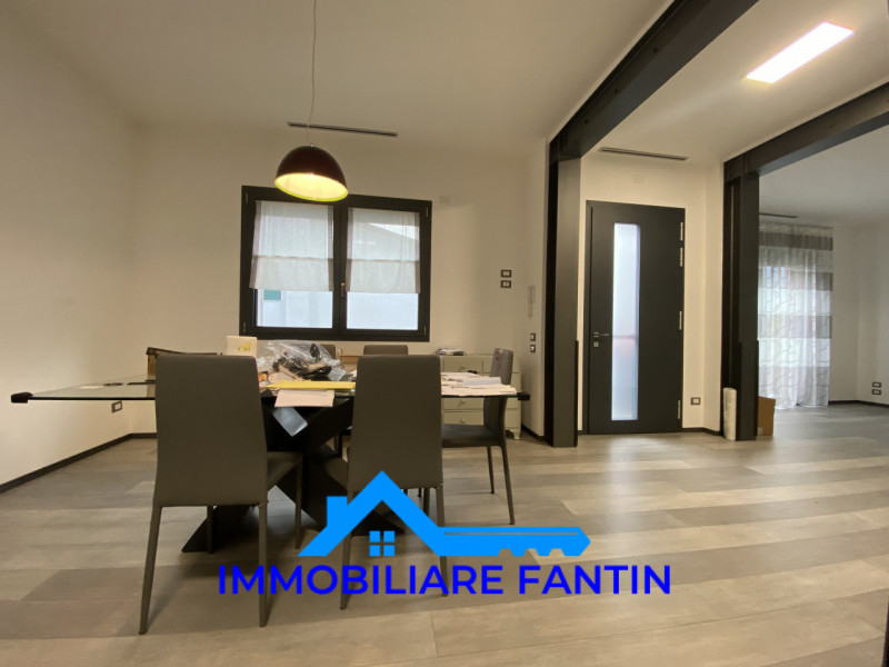 Rif. RA1 Immobiliare Fantin propone in affitto porzione di casa in orizzontale con ingresso semi ...