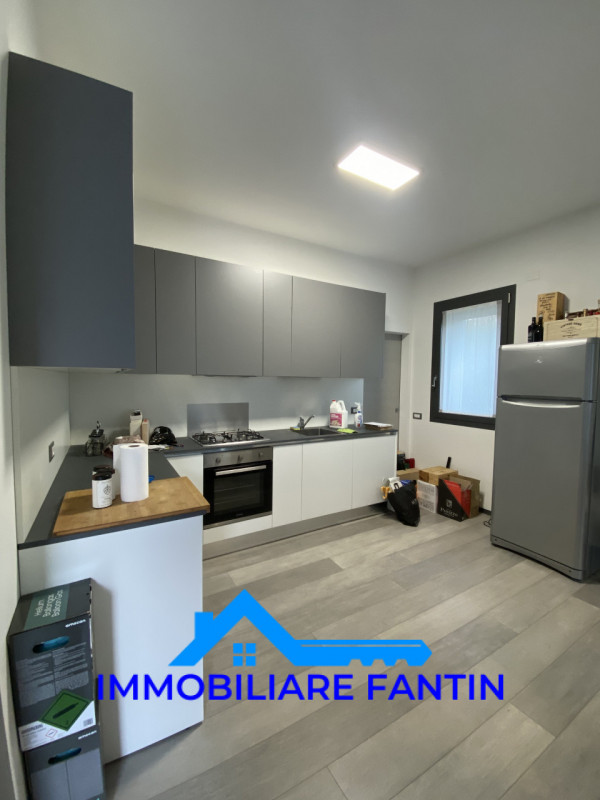 Rif. RA1 Immobiliare Fantin propone in affitto porzione di casa in orizzontale con ingresso semi ...