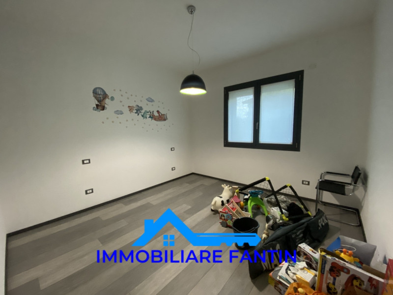 Rif. RA1 Immobiliare Fantin propone in affitto porzione di casa in orizzontale con ingresso semi ...