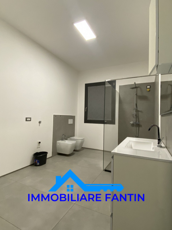 Rif. RA1 Immobiliare Fantin propone in affitto porzione di casa in orizzontale con ingresso semi ...