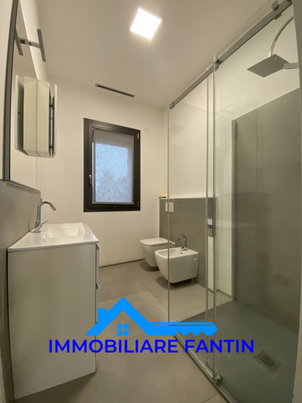 Rif. RA1 Immobiliare Fantin propone in affitto porzione di casa in orizzontale con ingresso semi ...