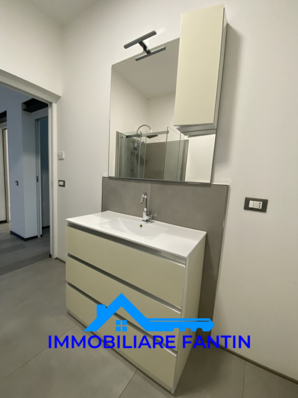 Rif. RA1 Immobiliare Fantin propone in affitto porzione di casa in orizzontale con ingresso semi ...