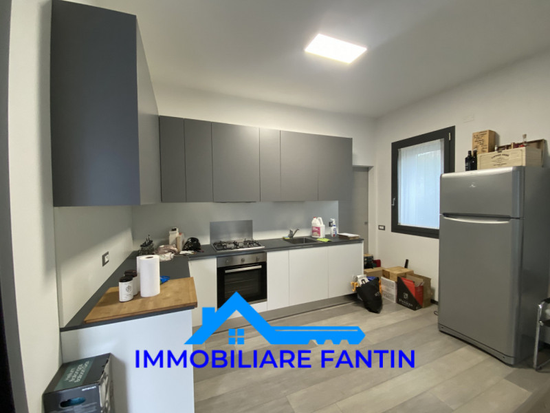 Rif. RA1 Immobiliare Fantin propone in affitto porzione di casa in orizzontale con ingresso semi ...