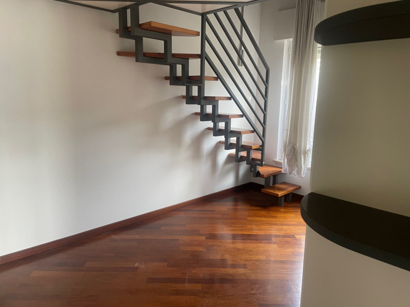 Nel cuore di Valdagno, proponiamo in vendita uno spettacolare attico di 272 mq servito da ascenso...