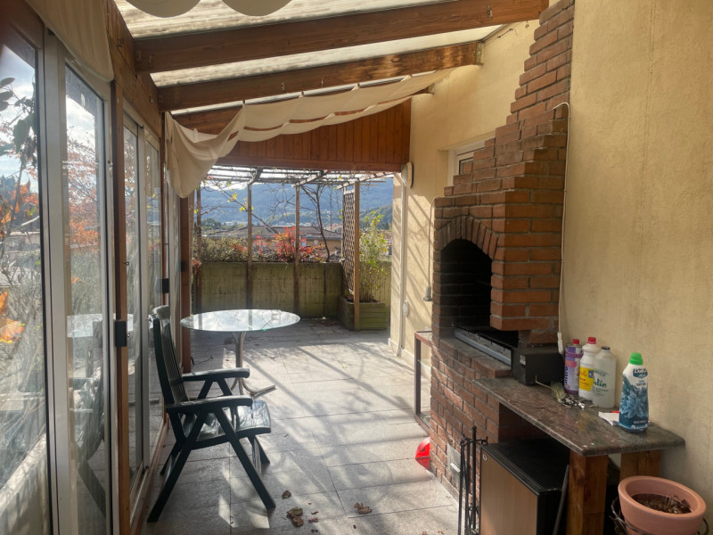 Nel cuore di Valdagno, proponiamo in vendita uno spettacolare attico di 272 mq servito da ascenso...