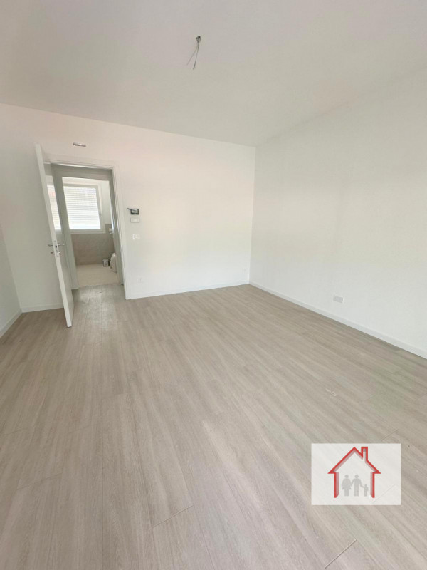 Rif: DA326 - Info Denis: 3402540785

ULTIME 2 UNITA' DISPONIBILI in classe A4, situati nel cuore ...