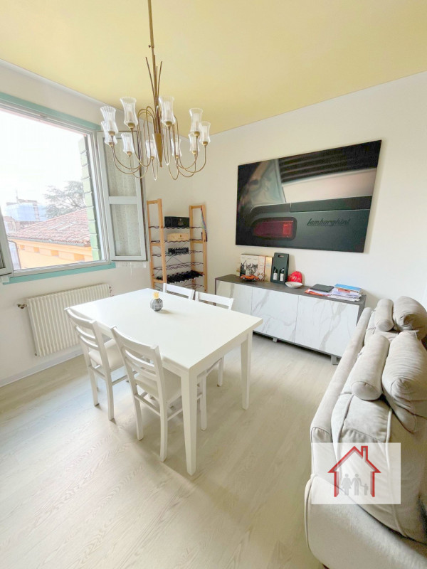 AFFASCINANTE APPARTAMENTO DUPLEX IN CENTRO A MONTEBELLUNA

Proponiamo in vendita un appartamento ...