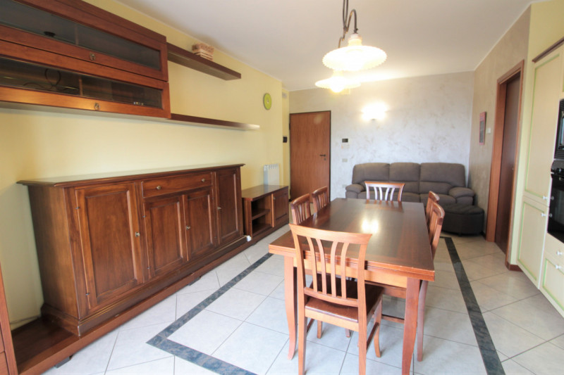 Brugine: appartamento al secondo e ultimo piano senza ascensore composto da ingresso, soggiorno c...