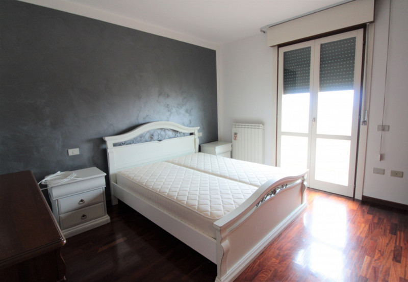 Brugine: appartamento al secondo e ultimo piano senza ascensore composto da ingresso, soggiorno c...