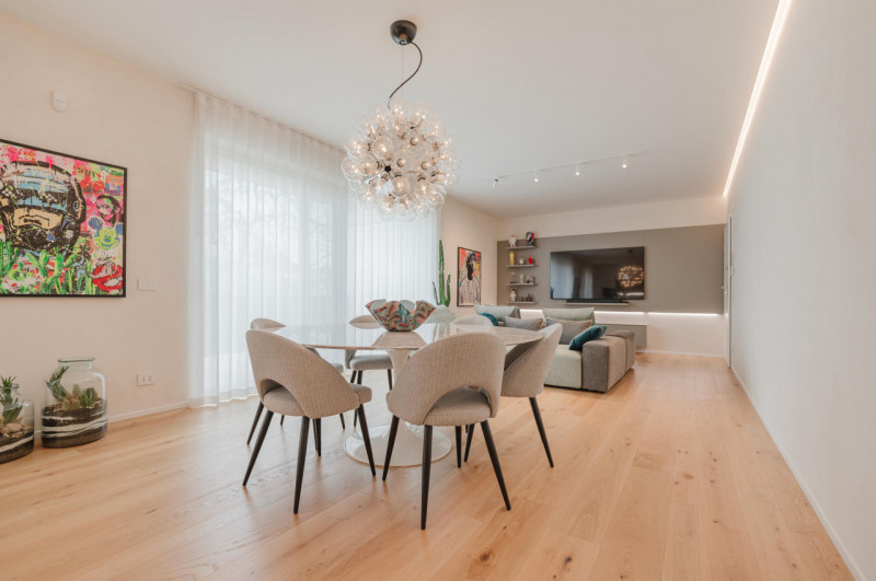 All’interno dell’esclusiva e rinomata “Corte Verde”, a pochi passi dal Centro Storico, proponiamo...