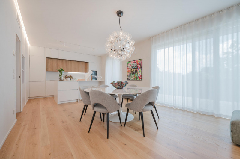 All’interno dell’esclusiva e rinomata “Corte Verde”, a pochi passi dal Centro Storico, proponiamo...