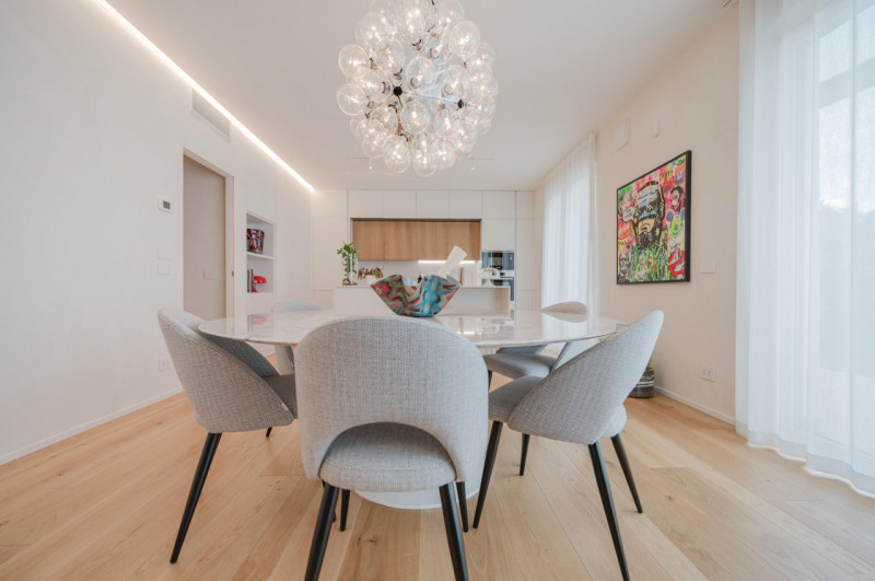 All’interno dell’esclusiva e rinomata “Corte Verde”, a pochi passi dal Centro Storico, proponiamo...