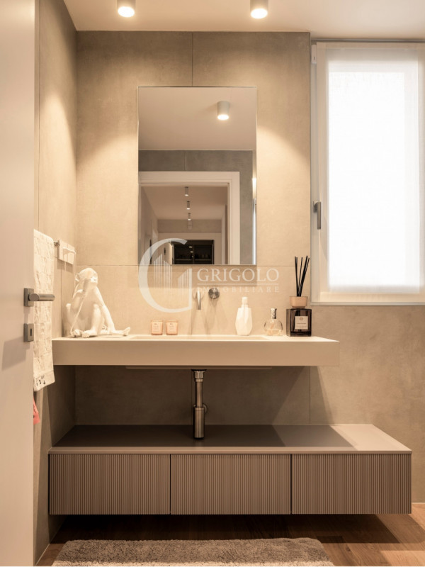 All’interno dell’esclusiva e rinomata “Corte Verde”, a pochi passi dal Centro Storico, proponiamo...